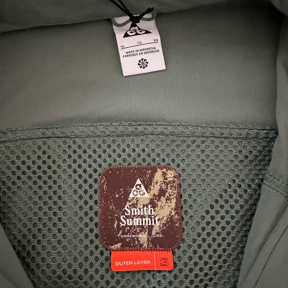 Brand New Nike ACG UV Smith Summit Jacket. Women’s XL - Picture 4 of 6